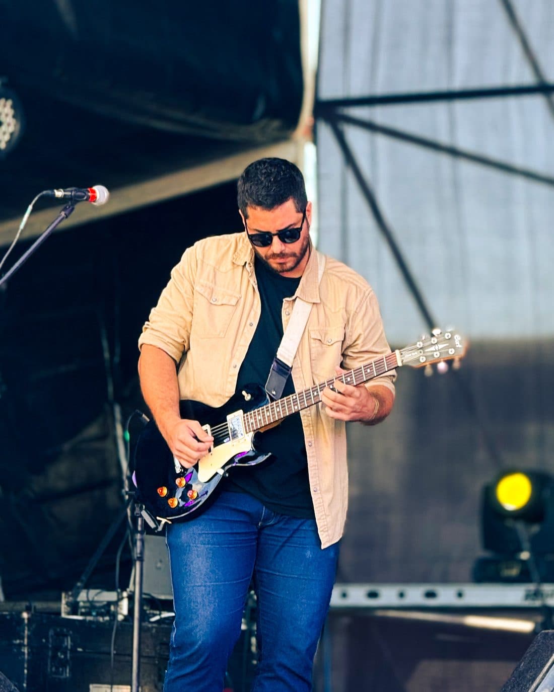 Juan Cruz Martín, Guitarra y coros