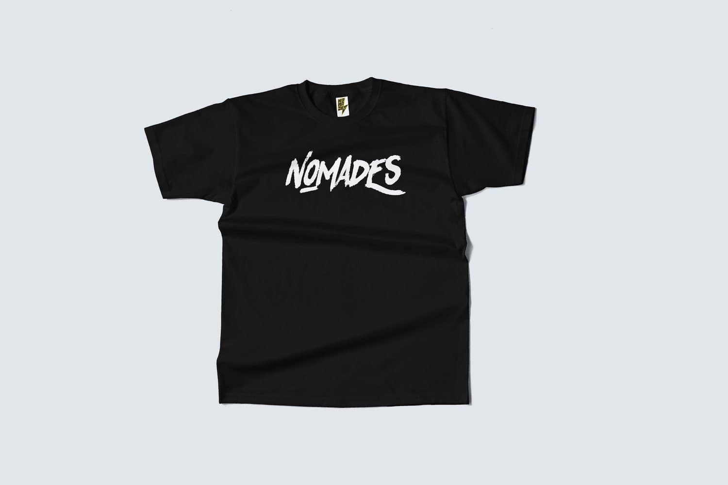 Remera Nómades negra, frente